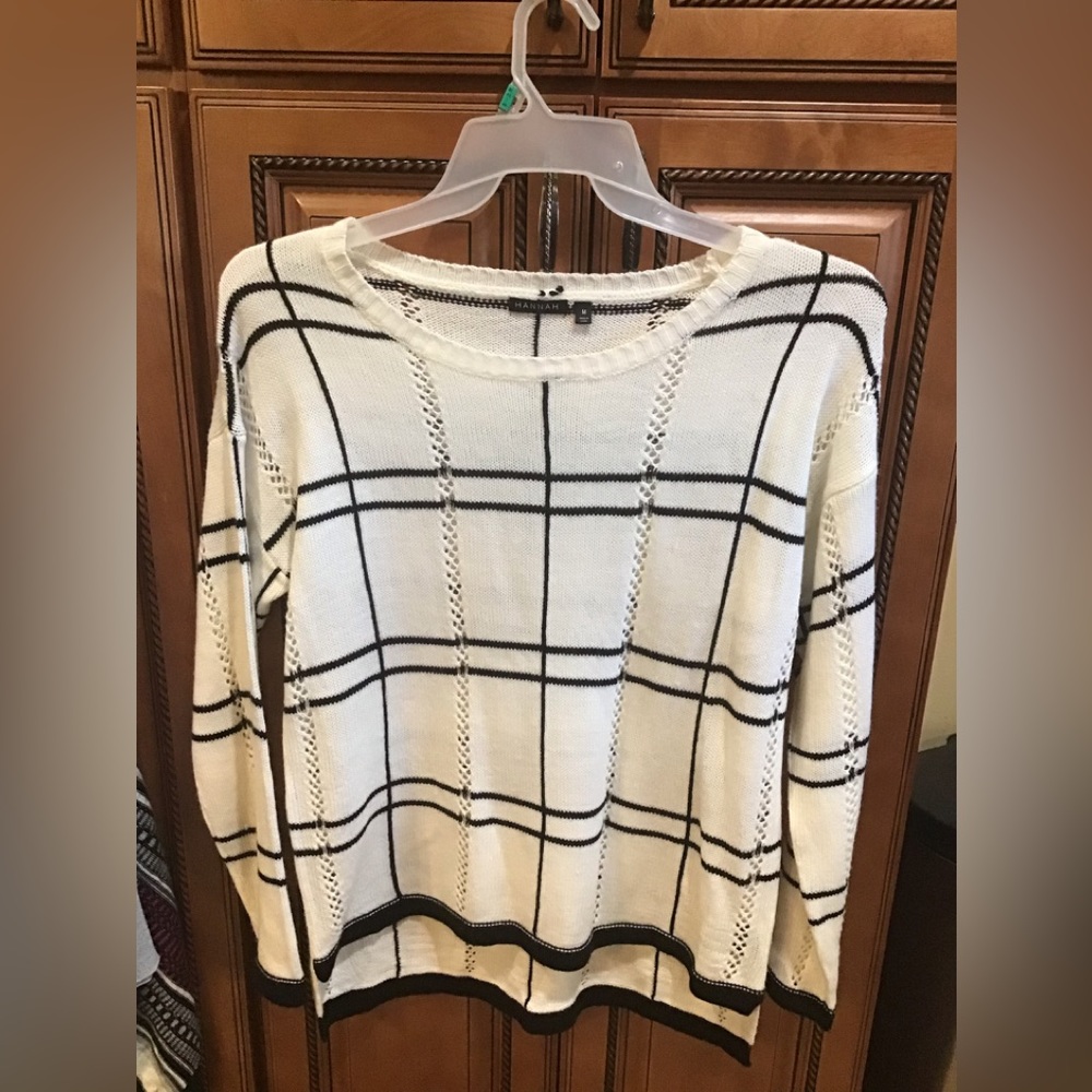 Sweater ladies size medium Hannah cream and black striped pull over EUC